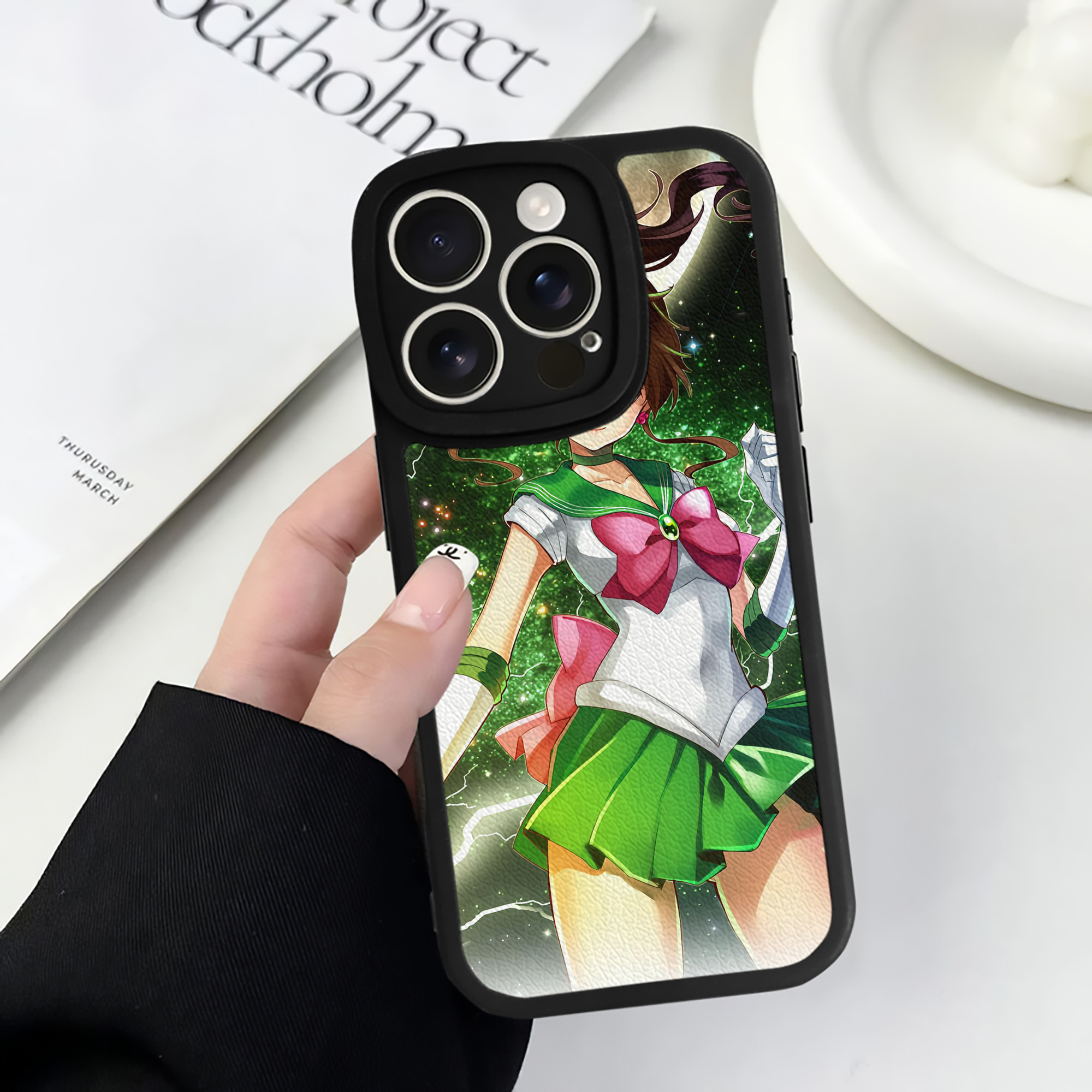 （画像用） 美少女戦士セーラームーン Sailor Moon 【iPhone 16シリーズ対応】シリコンスマホケース（レザー調） 材質：シリコン
